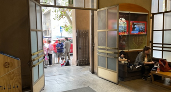 Jueves y Viernes: Salida para III° y IV° Medios es por calle P. Alonso de Ovalle.