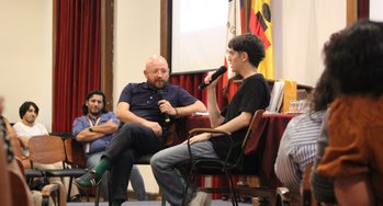 Entre pasillos y la cancha: el fotolibro de Vicente Hernández que retrata la vida en el San Ignacio