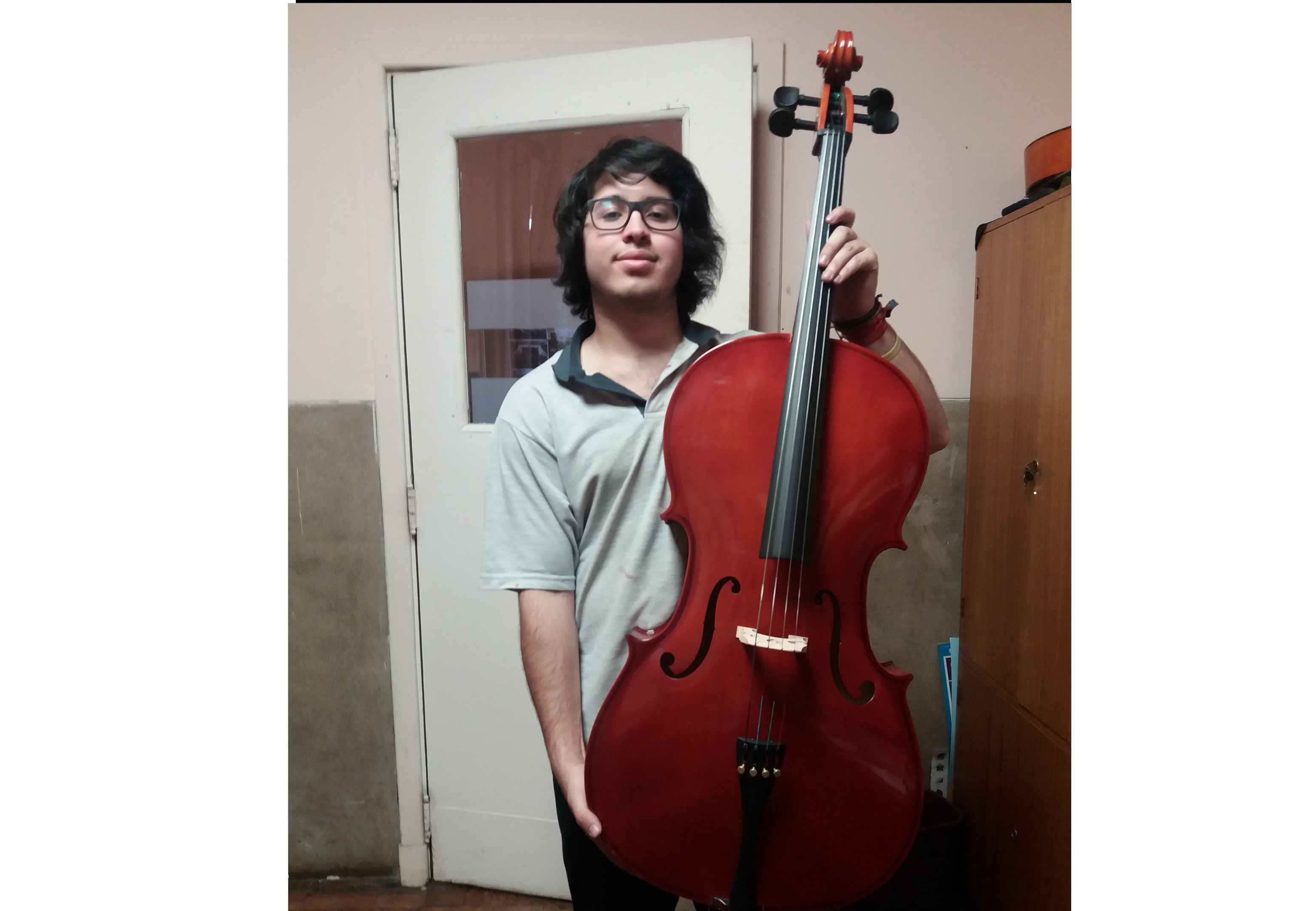 Un nuevo violonchelo para la Orquesta San Ignacio