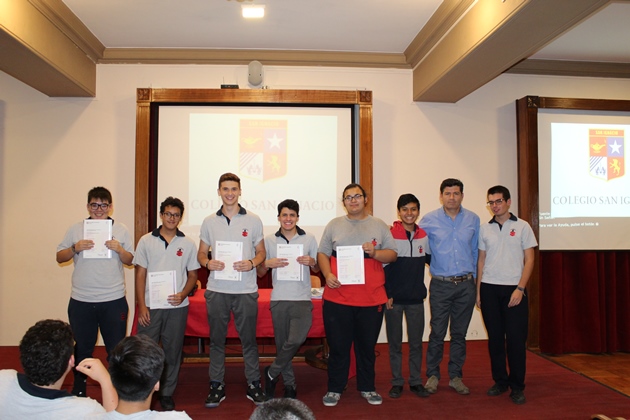 Estudiantes de IIIº Medio obtienen Certificado del Examen de Cambridge English