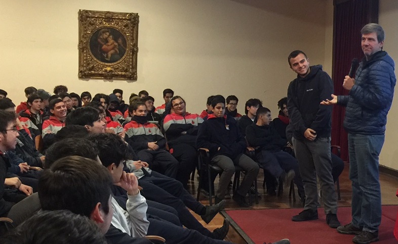 Visita de Rodrigo Jordan nos acercó más al monte Everest.