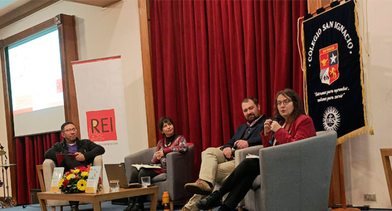 Lanzamiento de libro del Delegado de Educación Escolar sobre Innovaciones Curriculares en Educación Media