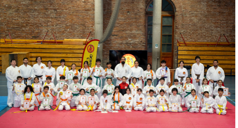 Ceremonia de Graduación y Cambio de Cinturón en la Rama de Karate del Colegio San Ignacio